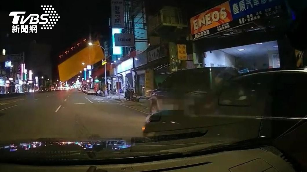駕駛駕車逃逸。(圖/TVBS)