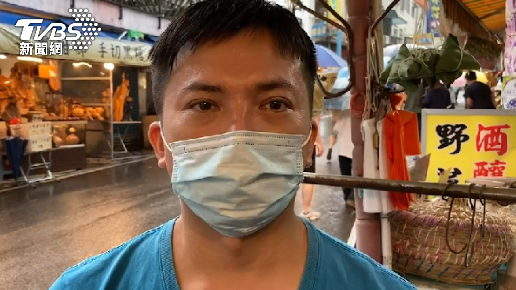 內灣老街再次有確診者造訪，導致人潮減少，攤商直呼「內灣真的很無辜」。（圖／TVBS）