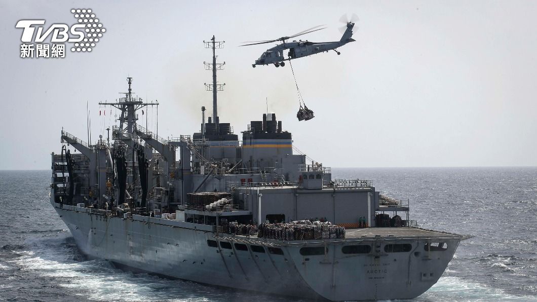 該架直升機自太平洋艦隊航空母艦「林肯號」上起飛,進行例行任務。(示意圖/達志影像美聯社)