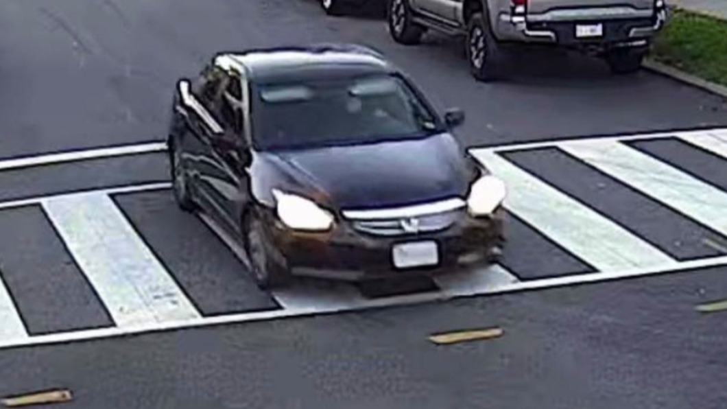 警方公開槍手駕駛的車輛。（圖／翻攝自news 推特 @desinewsbot）