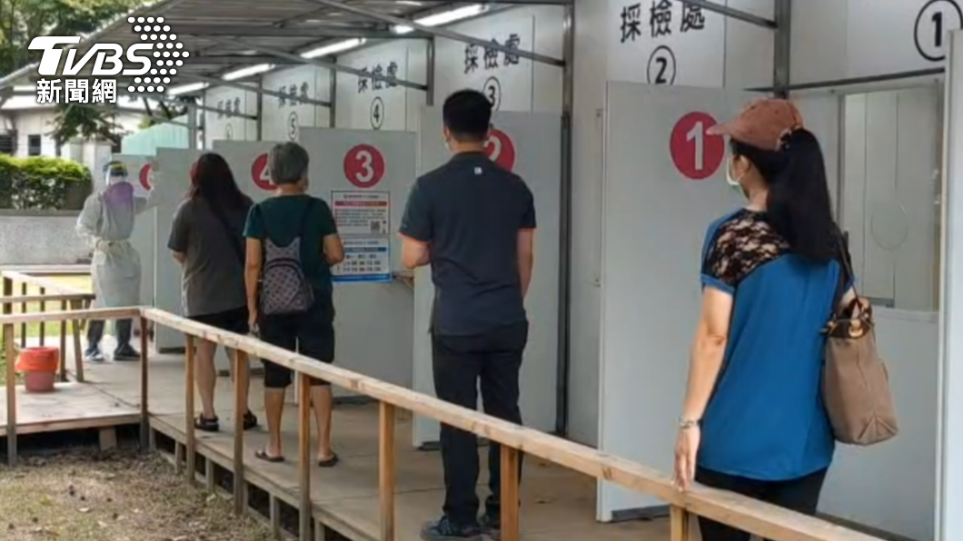 桃園11家責任醫院以2個社區的採檢站都有提供免費篩檢。(圖/TVBS)