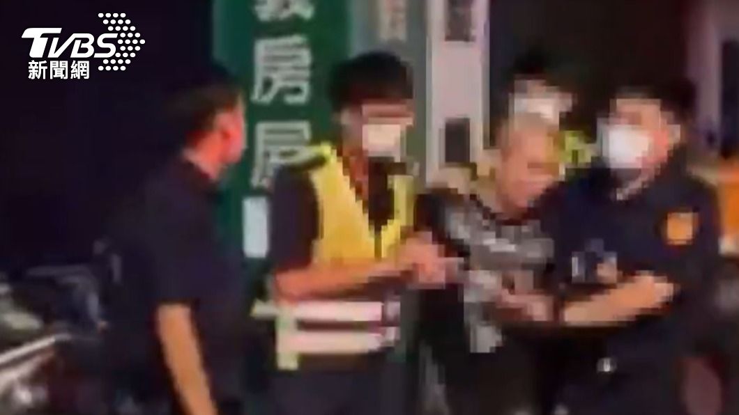 Club大亂鬥！上廁所也要吵　酒客桌椅猛砸濺血警急阻