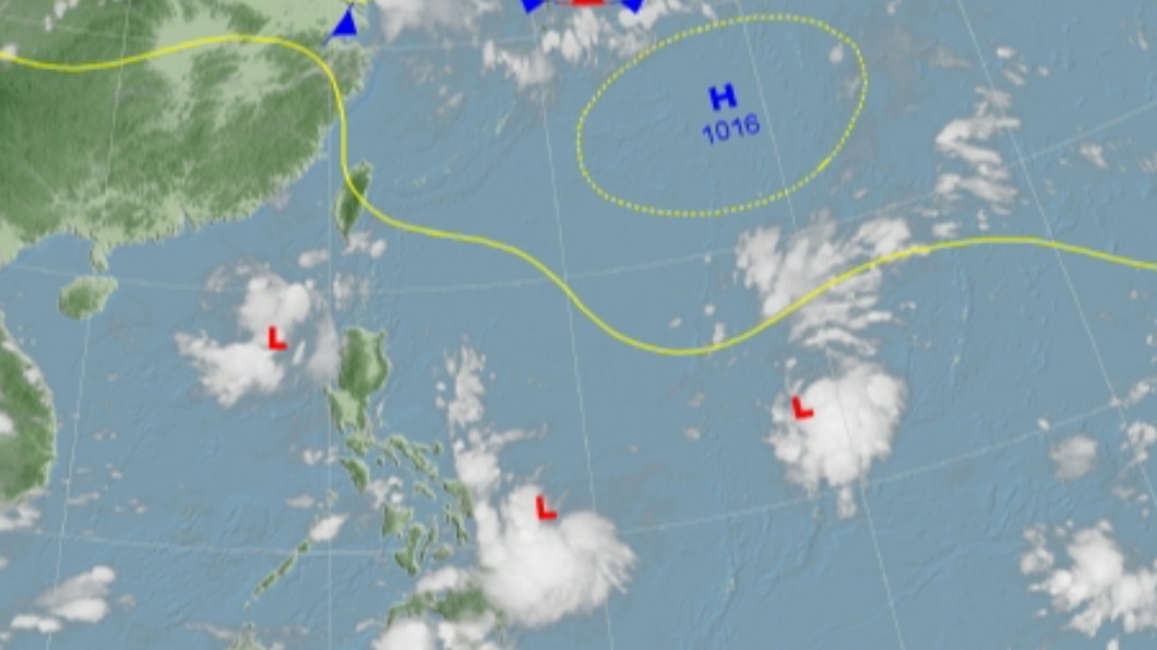台灣周圍有3個低壓。(圖/氣象局)