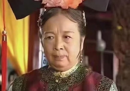 李明啟在飾演容嬤嬤後常遭到觀眾責罵。(圖/翻攝自微博)