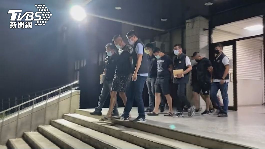 不滿被影射吸毒 男子持槍恐嚇毆打友人被逮