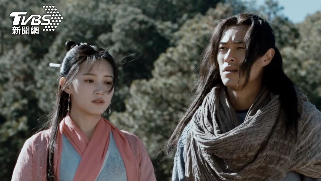 蘇青(左)飾演的「阿朱」和楊祐寧飾演的「喬峰」有刻苦銘心的愛情。(圖/myVideo提供)