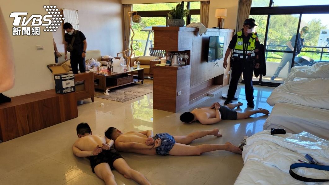 民宿包棟開毒趴!16男女遊花蓮 還在夢鄉就遭警攻堅