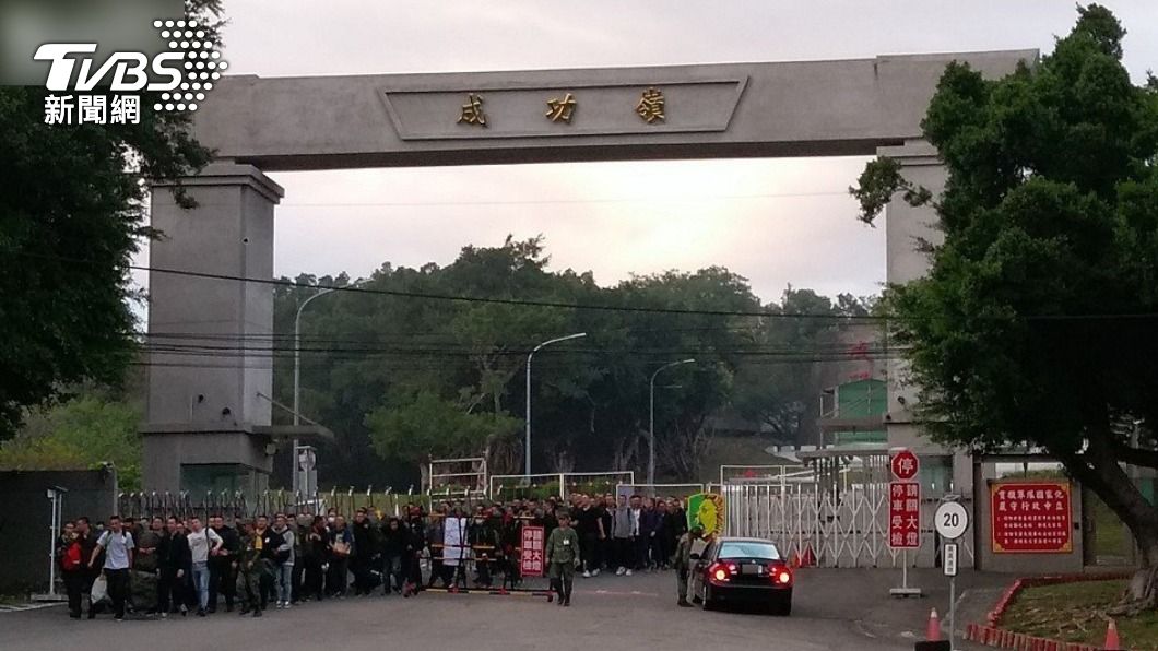 成功嶺士官倒臥營舍旁草皮送醫不治!中檢調查釐清