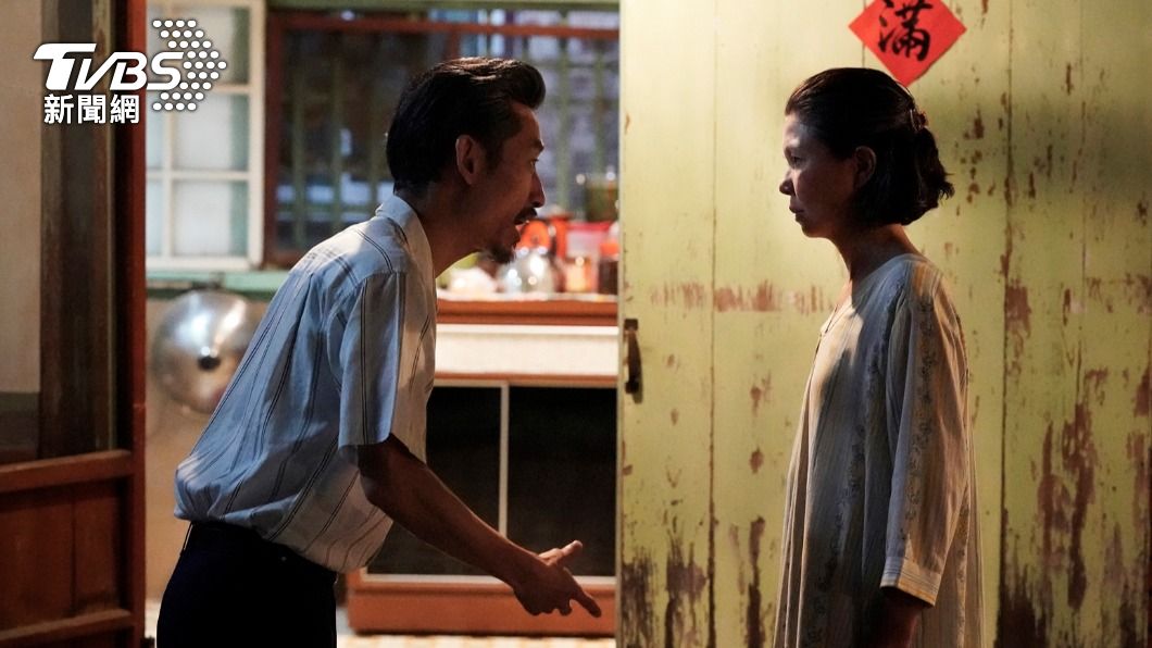 嘉玲爸媽發生爭執。（圖／華視、CATCHPLAY提供）
