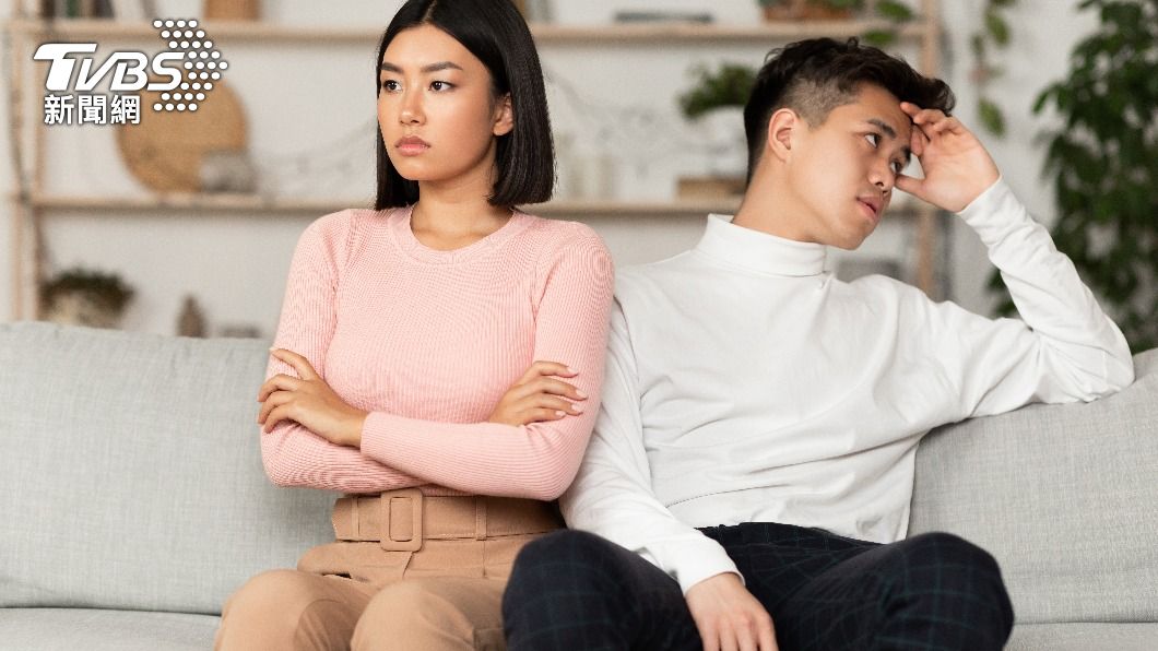 若男生態度總是忽冷忽熱,很可能就是標準的「漁場管理」。(示意圖/shutterstock達志影像)
