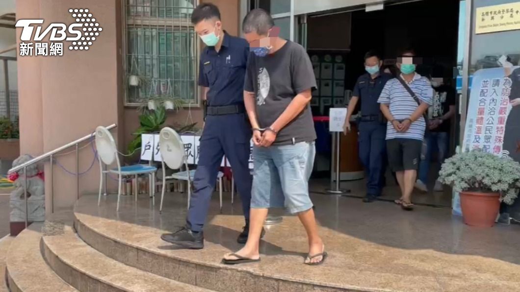 擠天九牌賭場拚輸贏 21人遭警活逮