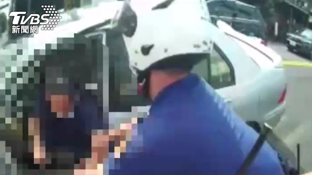 不想被關！通緝犯躲4年遇警盤查　開車逃竟自撞狼狽逮