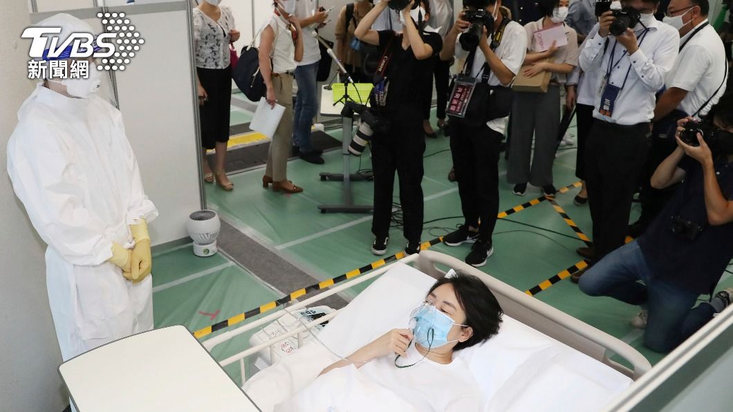日本國內疫情越來越嚴重,各處開始廣設氧氣急救站。(圖/達志影像美聯社)