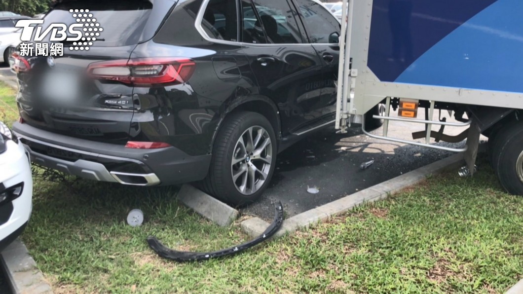 首當其衝的BMW X5 40i豪華版新車要價347萬起跳。