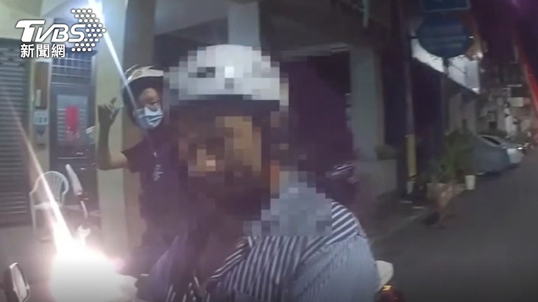 警方發現林男竟是毒品通緝犯。(圖/TVBS)