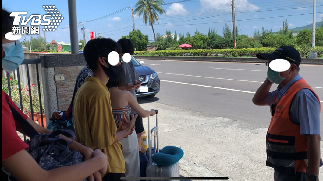 學生表示自己以1人200元車資搭乘。(圖/TVBS)
