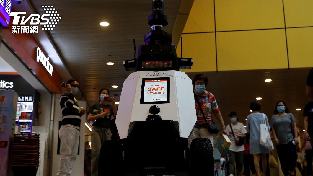 機器人於新加坡為期三週「試監督」。(圖/達志影像路透社)