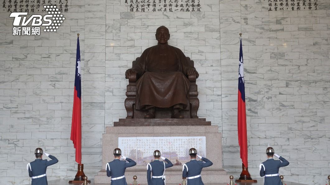 民間團體促移除蔣介石銅像 儀隊操演改至自由廣場