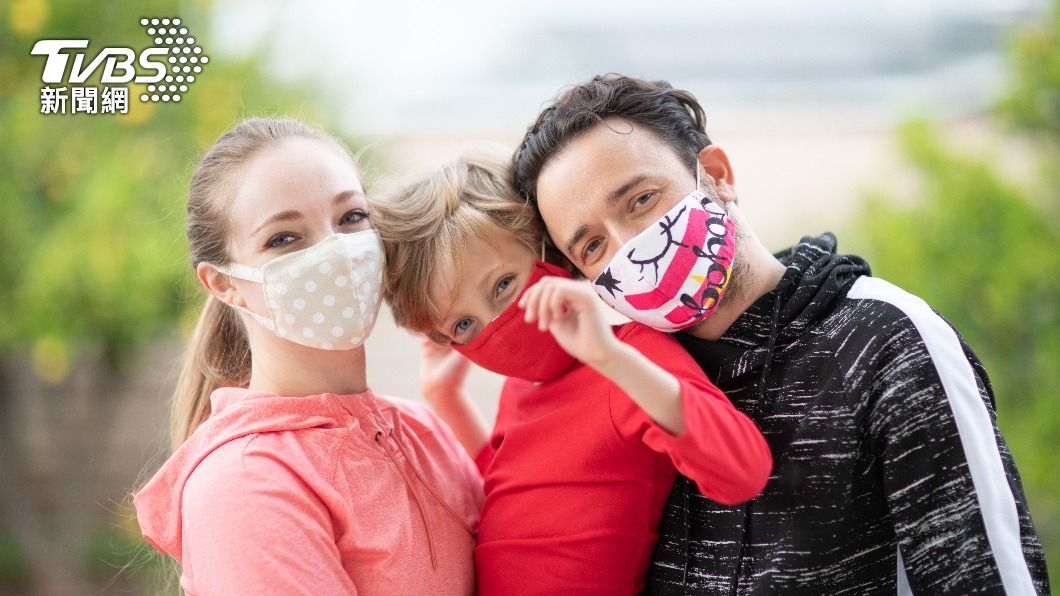 兒童感染的危險不只會造成住院,還有可能把病毒帶至家中傳給他人。(示意圖/shutterstock達志影像)