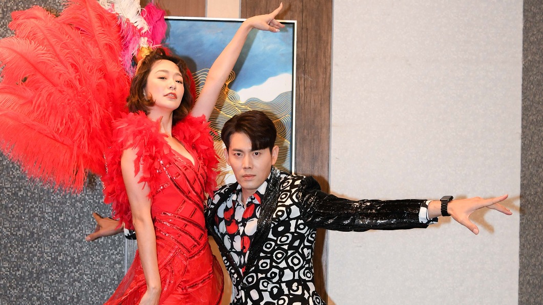 茵芙爆乳「披孔雀開屏婚紗」嫁了!余秉諺狂遭打臉氣翻