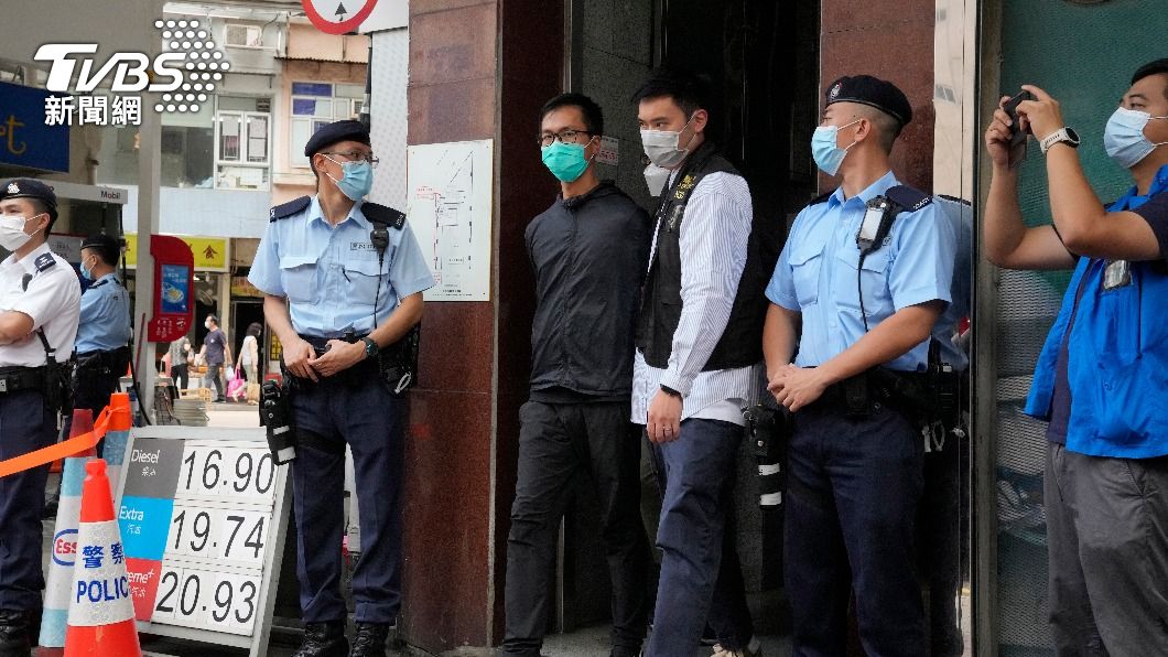 悼念六四被控非法集會 港泛民12人認罪