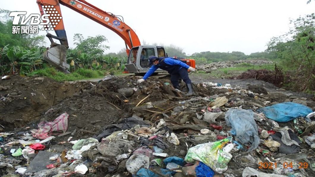 高雄水源地遭偷倒數噸廢棄物 涉案里長仍在逃