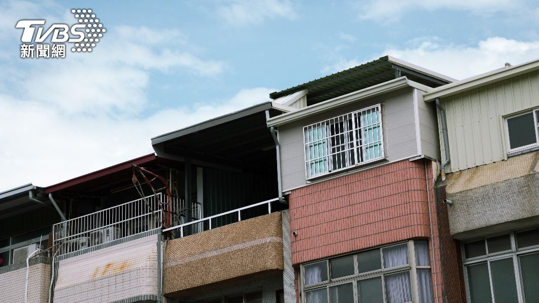 台南哥稱遭偷下毒! 持西瓜刀把胞妹「砍到見骨」