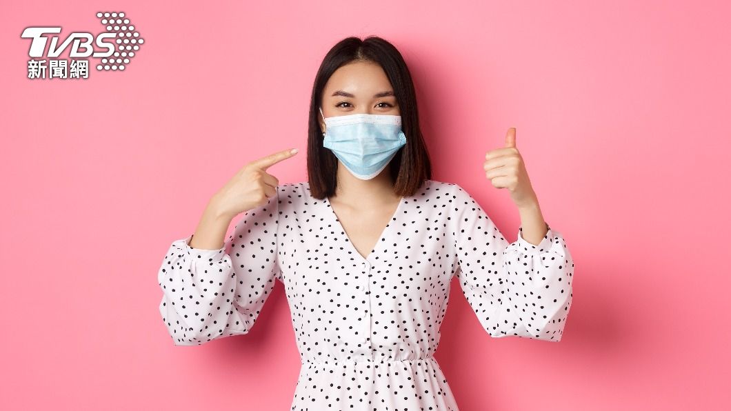 戴口罩仍是降低新冠肺炎相互傳染最好的辦法之一。（示意圖／shutterstock達志影像）