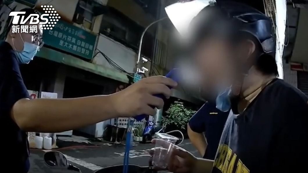 馮男酒測值明顯超標。(圖/TVBS)