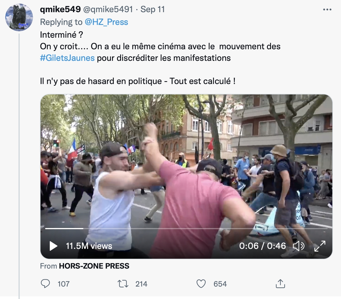 南部城市圖盧茲群眾突然發生兩派人馬的暴力衝突事件。(圖/翻攝自@HZ_Press推特)