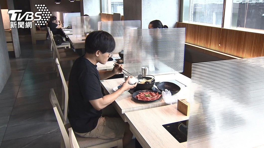 餐飲業今年受到疫情嚴重衝擊。(示意圖/TVBS)