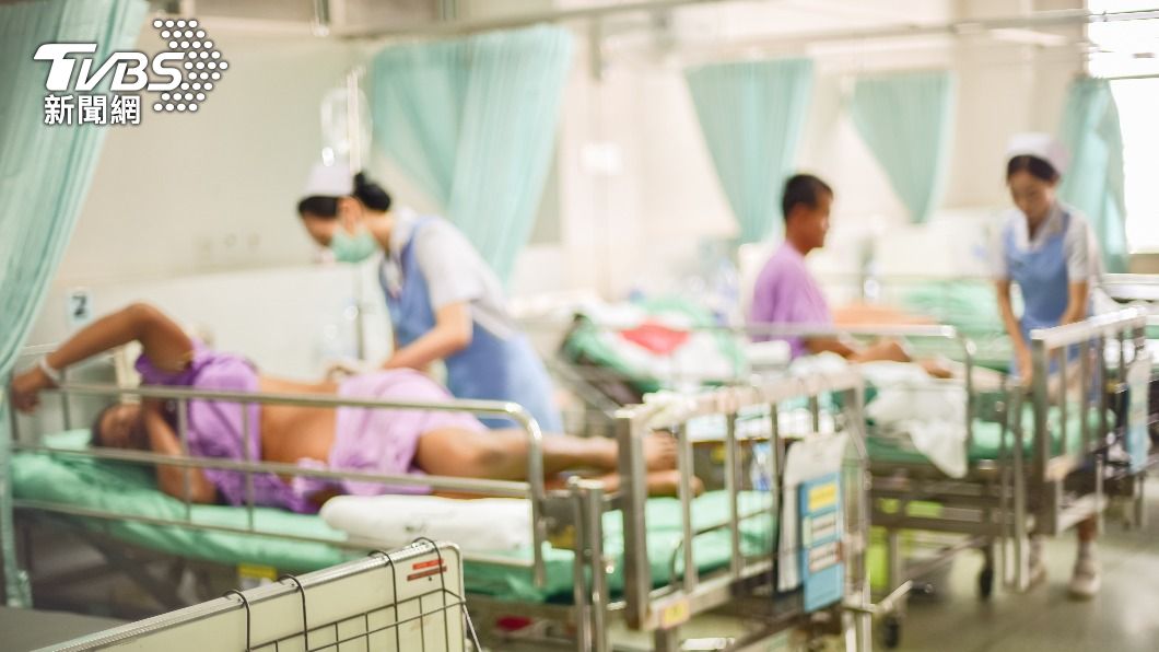 大阪將設方艙醫院,協助瀕臨崩潰的醫療資源。(示意圖/shutterstock 達志影像)