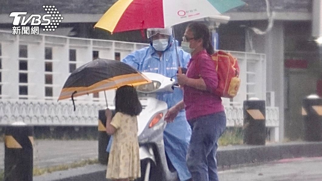 颱風璨樹引進西南風！雨彈炸中南部　高雄列淹水警戒