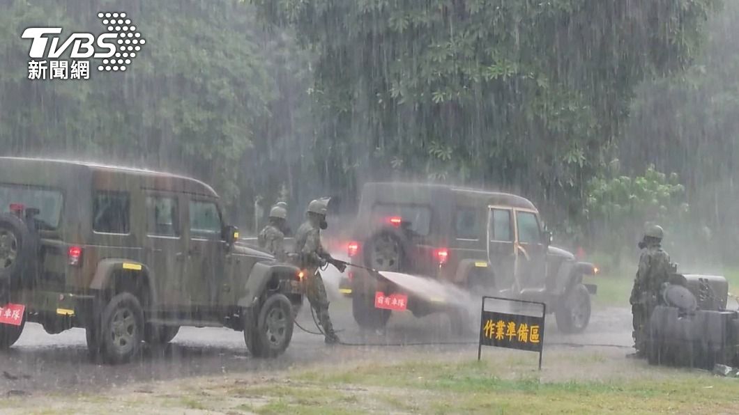 漢光演習模擬生物戰　大雨軍民醫療整合演練逼真