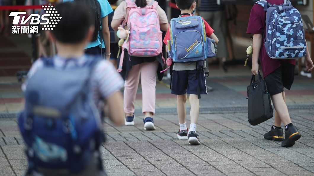 學校預防性停課　教團籲給家長有薪防疫照顧假