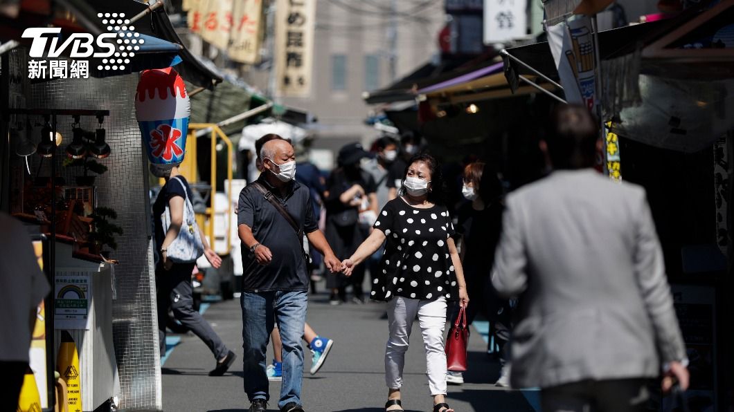 日本疫情趨緩,昨(13)日東京和大阪確診數不到千人。(圖/AP)