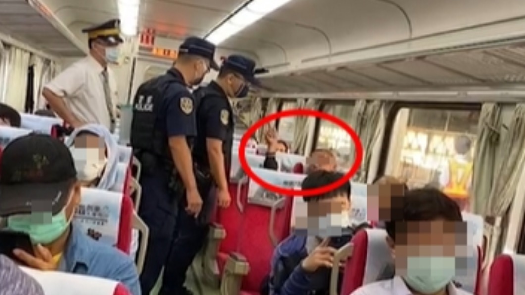 陳男大嗆員警,「叫蔡英文出來講!」。(圖/翻攝自網路)