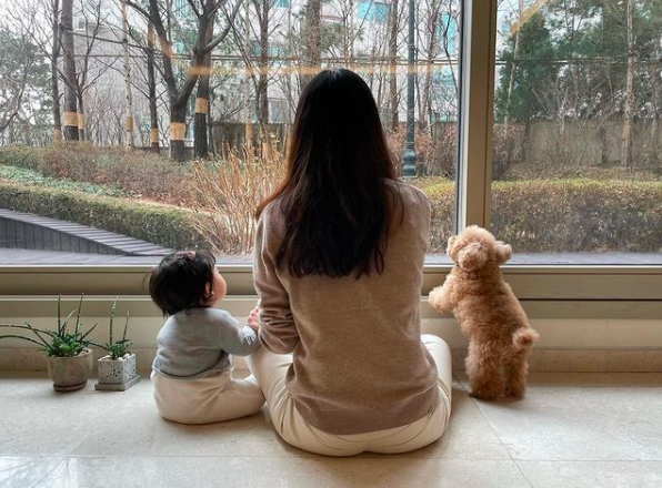 崔智友婚後將重心放在家庭。(圖/翻攝自choijivvoo IG)