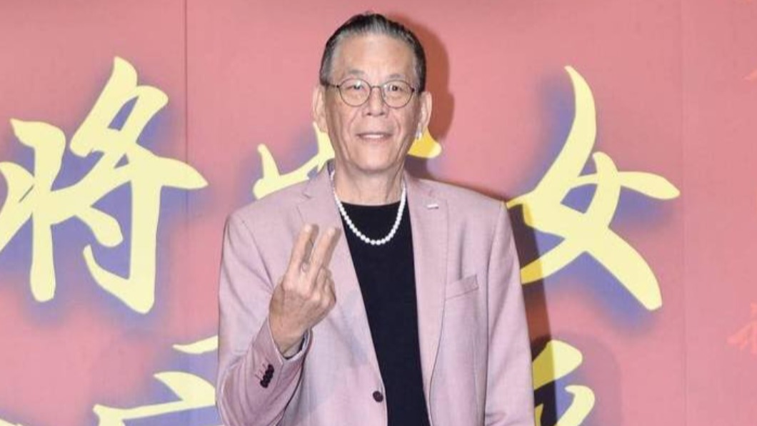 龍劭華坐在沙發走的!公司悲痛發聲 妻:爸爸我們回家