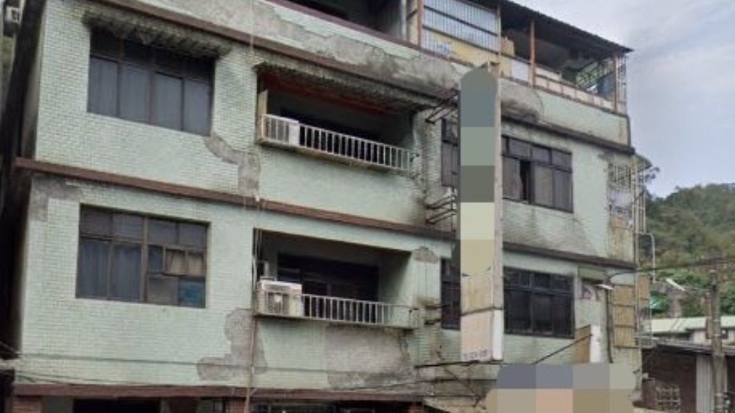 老翁三度爬上外牆闖進對方住家。（圖／翻攝自Google Map）