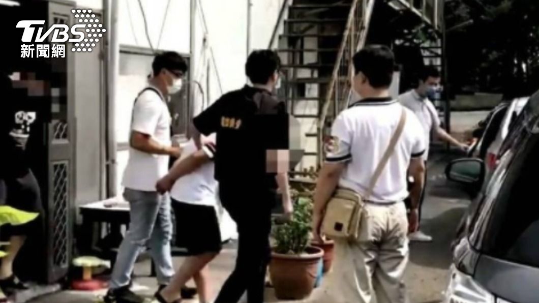又是假公安詐騙手法！5嫌用虛擬貨幣洗贓款　遭警攻堅