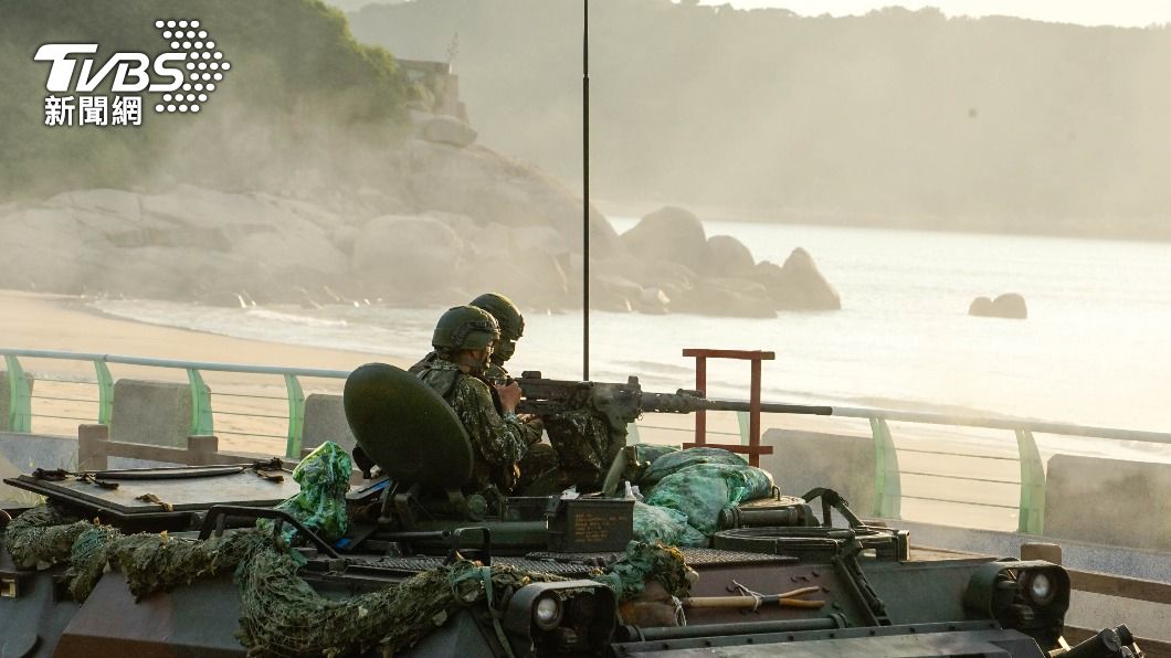 CM21甲車機動裝載、戰術機動行進間射擊。（圖／中央社）
