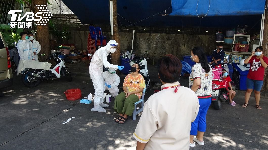 泰國確診數攀高 僧侶穿防護衣站上抗疫前線