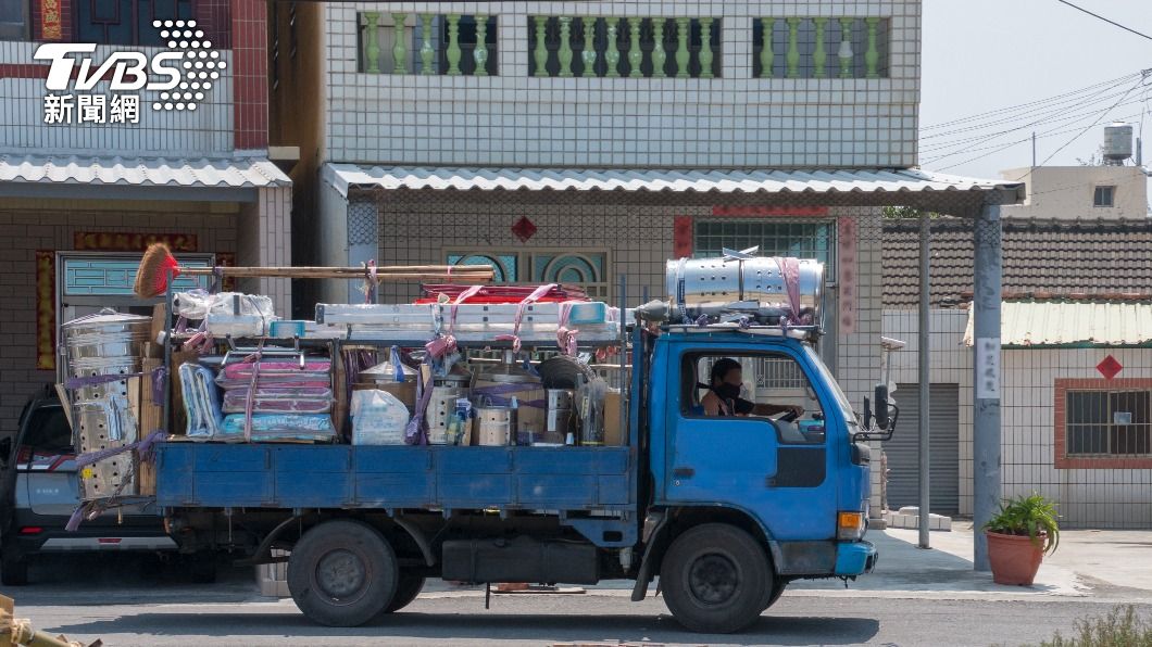 路上「發財車」都是藍色?網曝驚人關鍵:其他顏色做不到