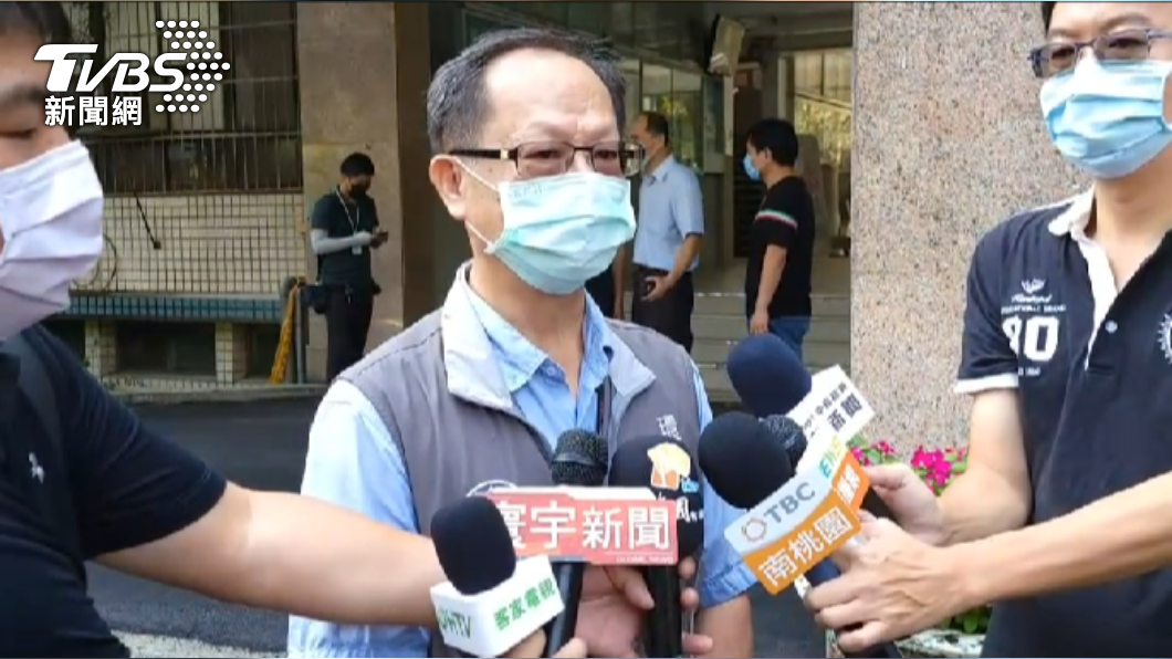 環保局長呂理德表示,北科附工進行環境清消,盼師生明(17)日可安心上課。(圖/TVBS)