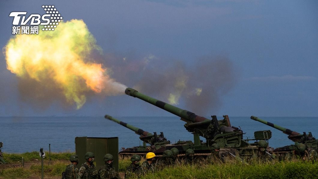 M110A2演練對海殲敵。（圖／中央社）