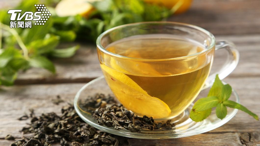 綠茶除了能夠消水腫,還能刺激新陳代謝。(圖/shutterstock 達志影像)