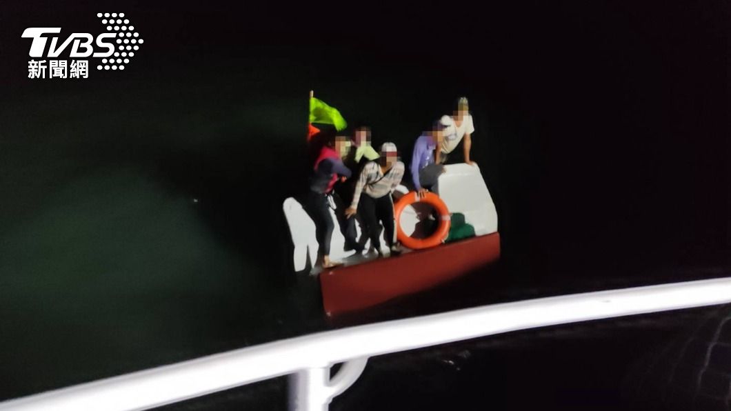 翻船手機掉海底!5船員深夜未歸 家屬急向海巡求助