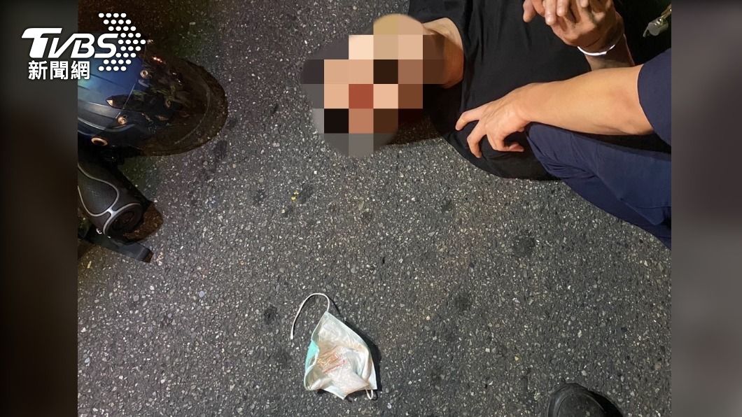 看你就有鬼!巡邏警攔機車盤查 男堅持「不脫罩」因藏毒