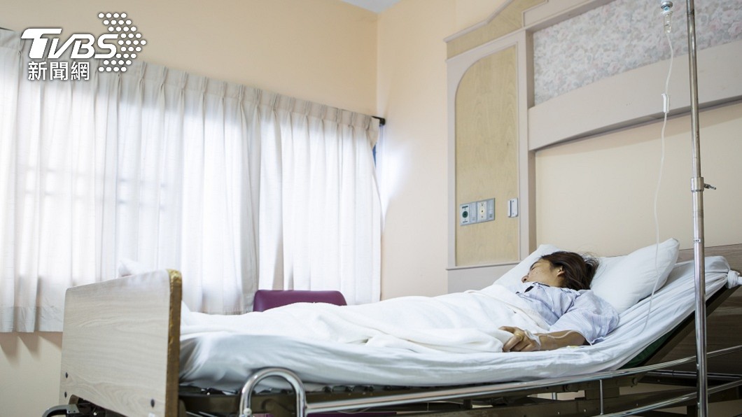 家人發現後緊急送醫急救無奈9天後仍宣告不治。(示意圖/shutterstock達志影像)